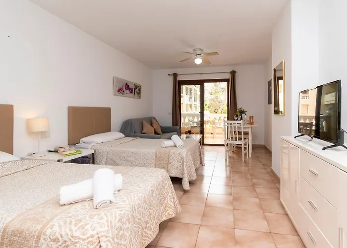 Tranquil Castle Harbour * Лос Кристианос