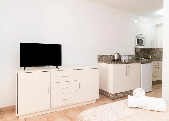 Tranquil Castle Harbour Апартаменты Лос Кристианос