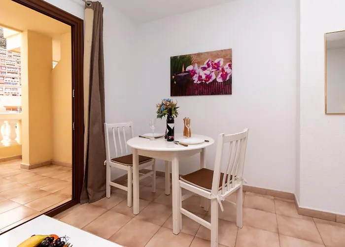 Tranquil Castle Harbour